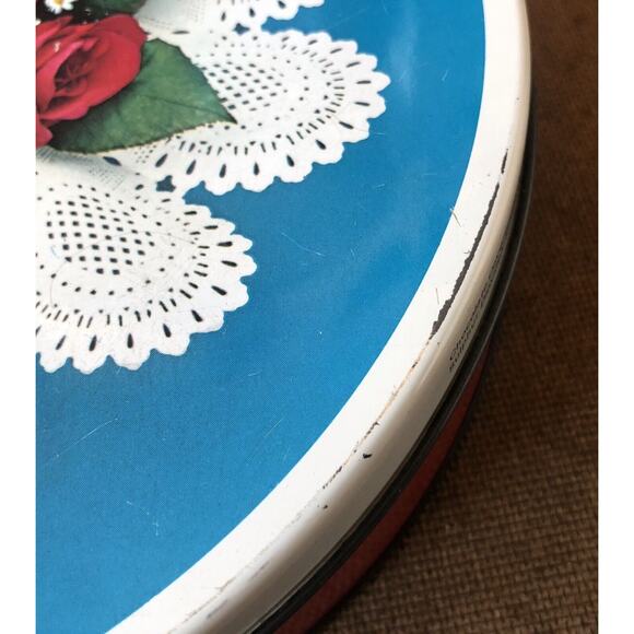 Vintage Brach’s Comtessa Chocolates Candy Gift Tin Red Rose Lace Doily Romantic - Picture 4 of 16